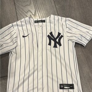 Nike White and Navy Pinstripe Yankees Baseball Jersey